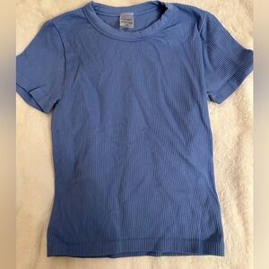 Aritzia NEVER WORN ribbed stretch tee💙